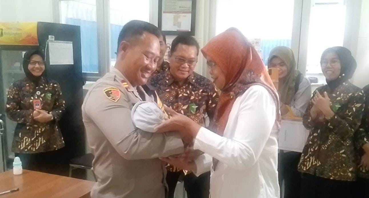 Bayi Terbungkus Handuk di Tiru Lor Kediri Diserahkan ke Dinsos Provinsi