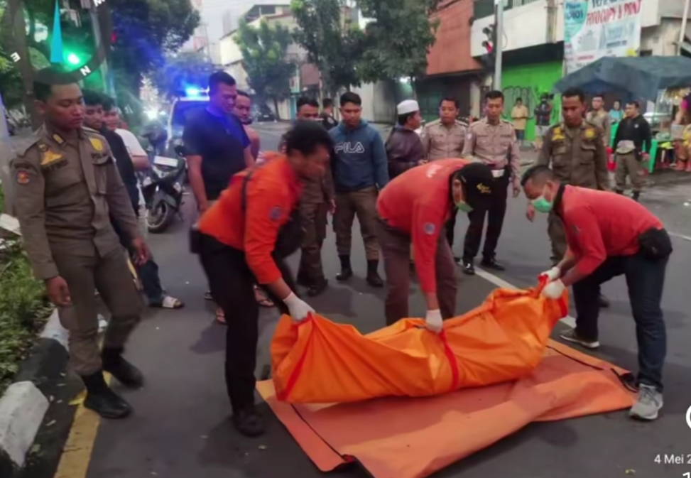 Honda Beat Tabrak Pembatas Jalan dan Pohon di Kusuma Bangsa, Satu Tewas