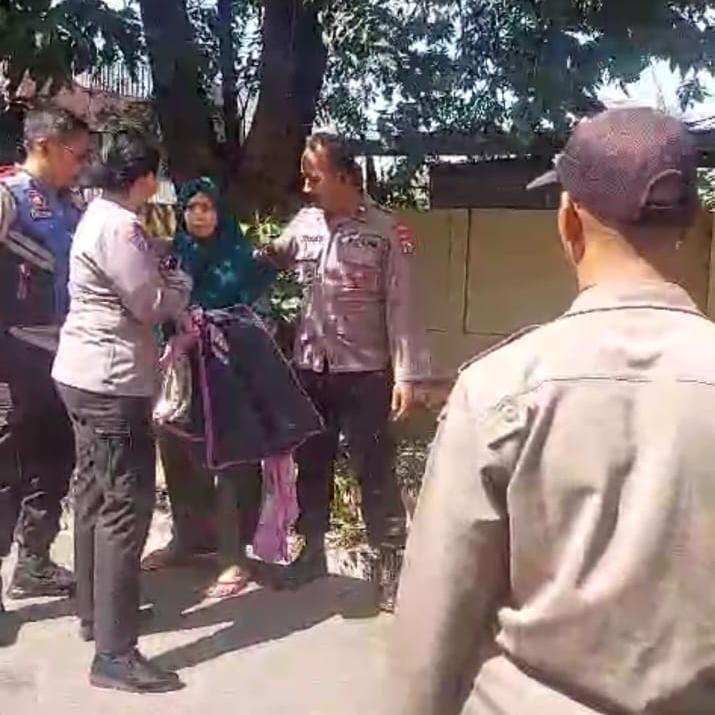 Polsek Wiyung Tangani Kasus ODGJ di Jalan Raya Babatan