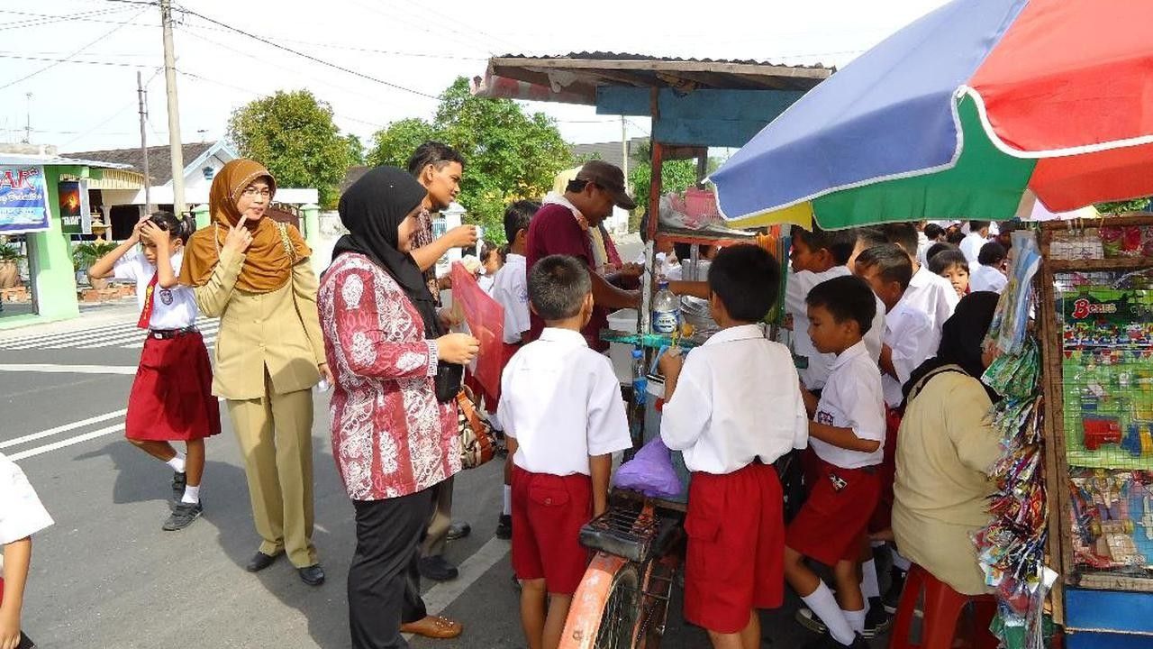 3 Tips Memilih Jajanan Sehat untuk Anak Sekolah, Orangtua Wajib Tahu!