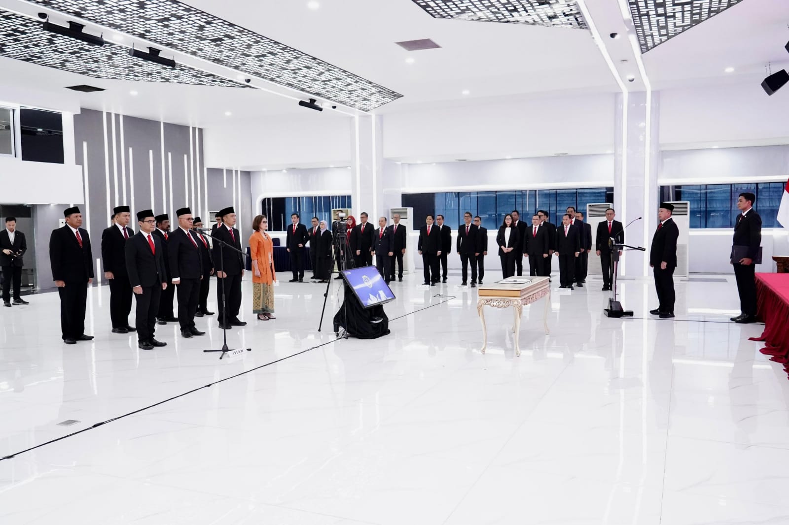 Lantik Jabatan Baru di Lingkup Eselon II, Menteri Nusron Ingatkan 80% Tugas Pokok adalah Pelayanan