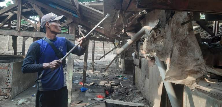 Pedagang Masuk TPS, Bangunan Pasar Keputran Selatan Mulai Dibongkar