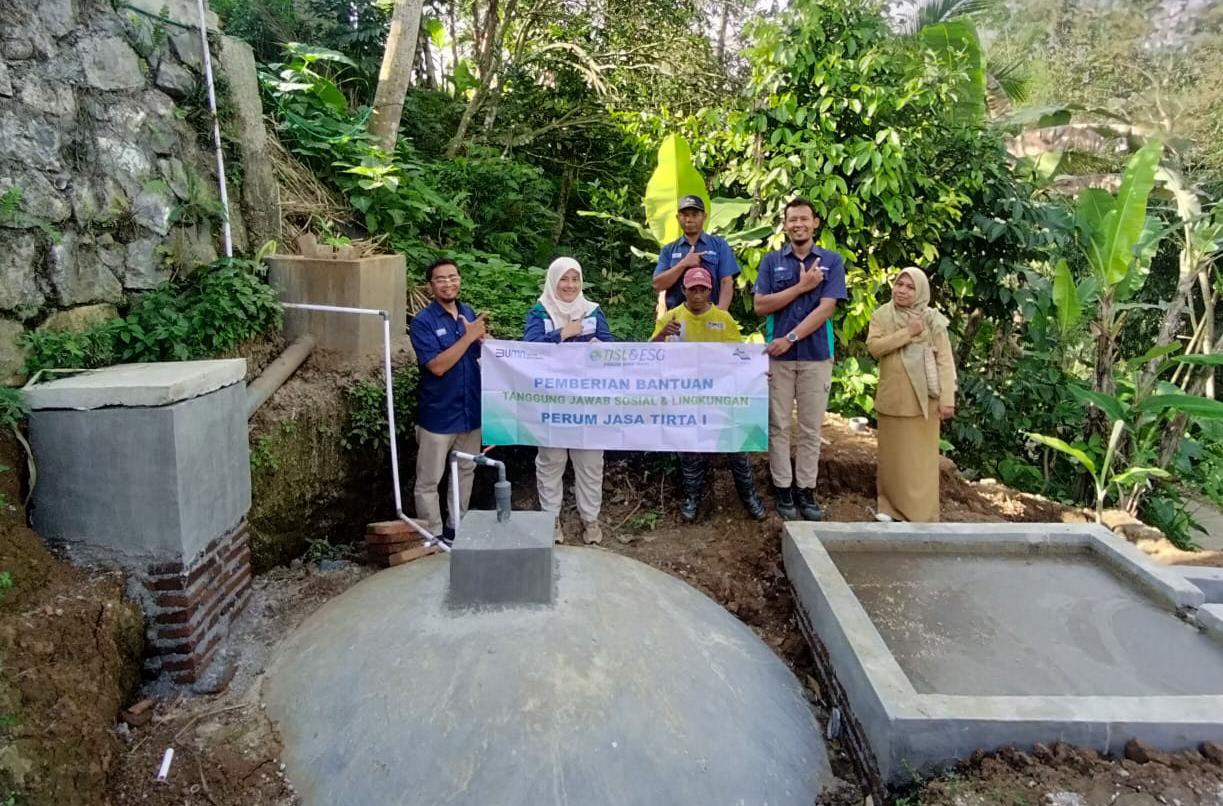 Dukung Energi Terbarukan, PJT I Serahkan Lima IPAL Biogas di Tulungagung