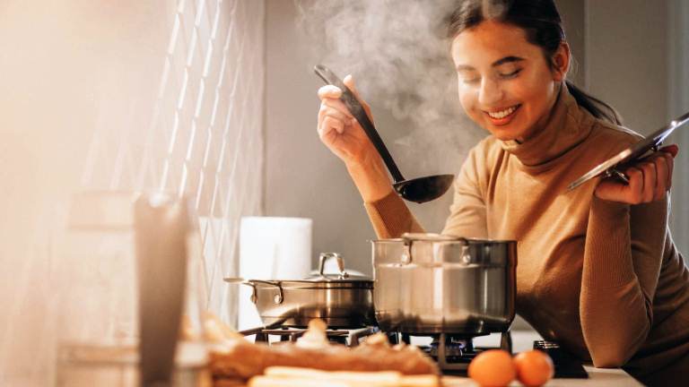 Hukum Menghirup Aroma Masakan dan Parfum saat Puasa Ramadan, Apakah Membatalkan?