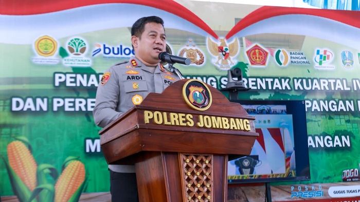 Polres Jombang Tanam Jagung Serentak di Desa Plosogenuk, Terhubung Virtual dengan Wapres RI dan Kapolri