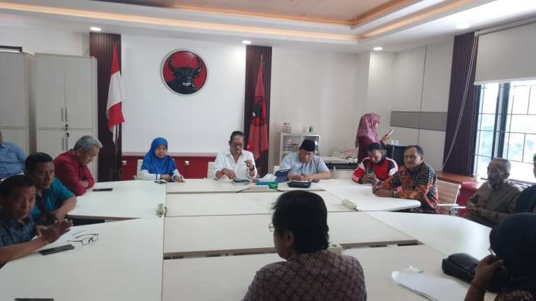 Tolak Pelebaran Sungai 18,6 Meter, Ratusan Warga Tambak Asri Adukan Nasib ke DPRD Surabaya