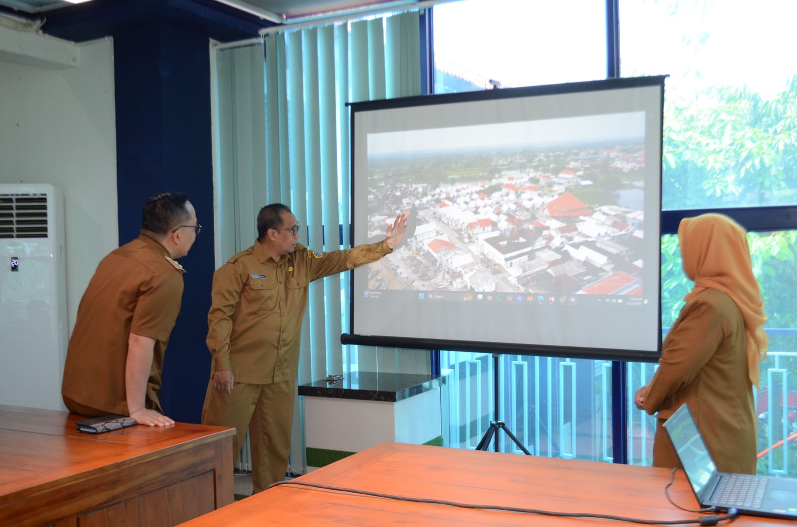 Perkuat Koordinasi dengan Dinas CKPKP, Wabup Targetkan Gresik Tanpa Pemukiman Kumuh