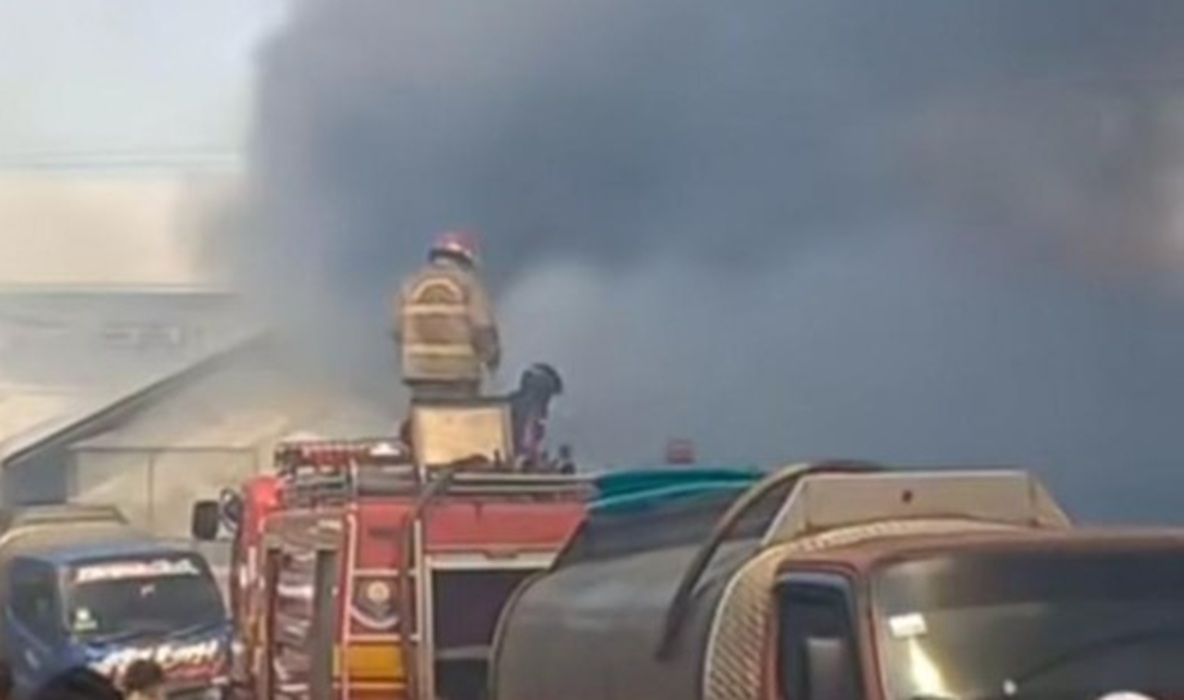 Pasar Gempol Pasuruan Terbakar, 300 Kios Hangus dan 2 Orang Terluka