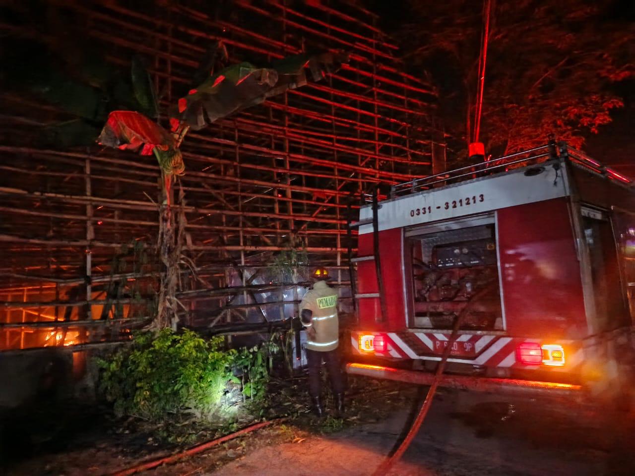 Gudang Pengering Tembakau di Ambulu Ludes Terbakar, Kerugian Ditaksir Puluhan Juta Rupiah