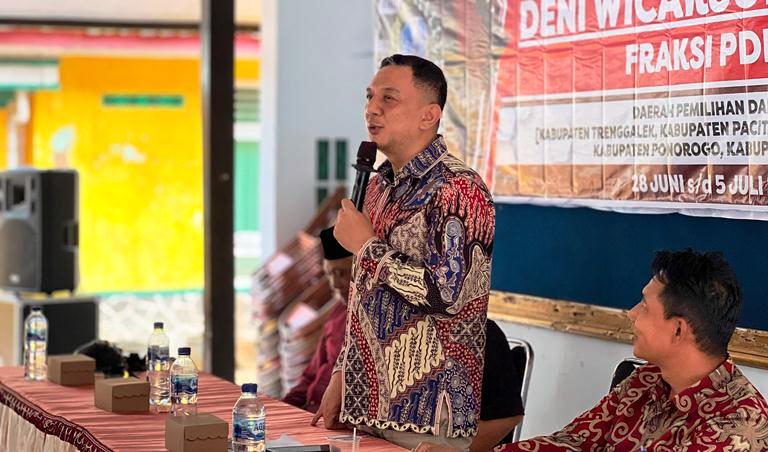 Fraksi PDI-P DPRD Jatim Desak Dispendik Evaluasi Praktik Monopoli Seragam SMA/SMK di Trenggalek