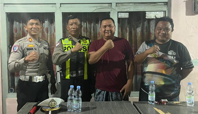 Respons Keluhan Warga, Satlantas Polres Situbondo Pindahkan Barang Bukti Laka Lantas