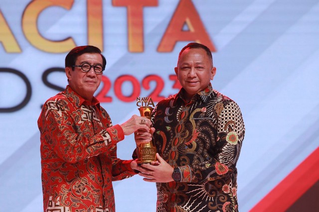 Jaksa Agung ST Burhanuddin Raih Penghargaan Nawacita Award