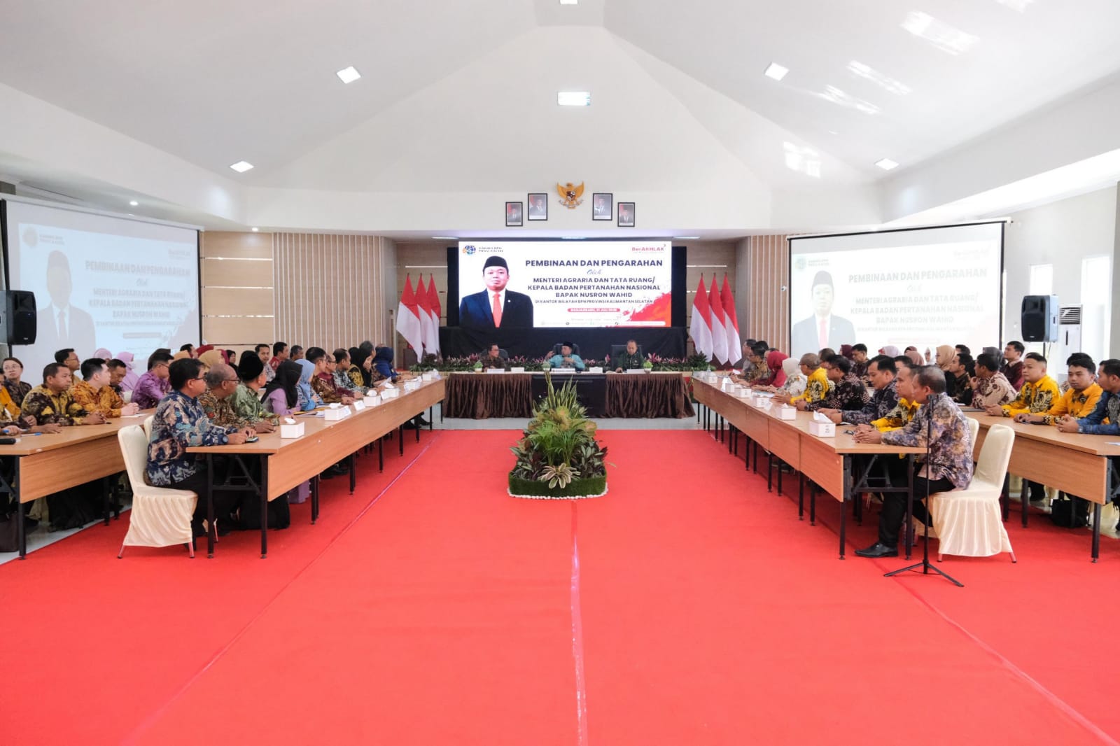 Beri Pengarahan di Kalsel, Menteri Nusron Minta Jajaran Atasi Gap dalam Sertipikasi Tanah