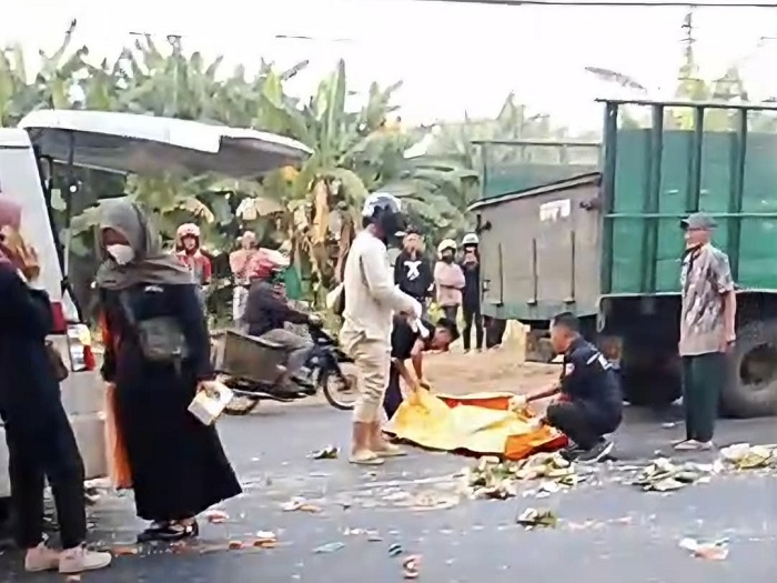 Pedagang Nasi Jagung Tewas Disambar Truk di Jalur Pantura Kota Pasuruan