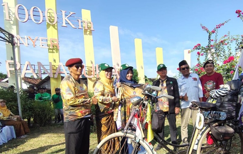 Wabup Situbondo Lepas Onthelis IVCA 2026 dari Tugu 1000 KM Panarukan