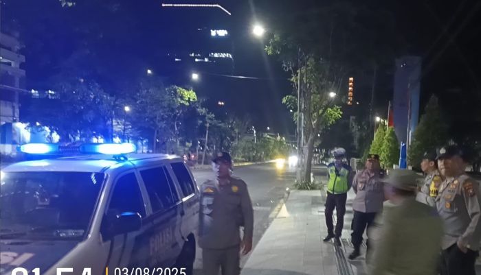 Polsek Sukomanunggal Patroli Antisipasi Balap Liar dan Kejahatan di Jalan HR Muhammad