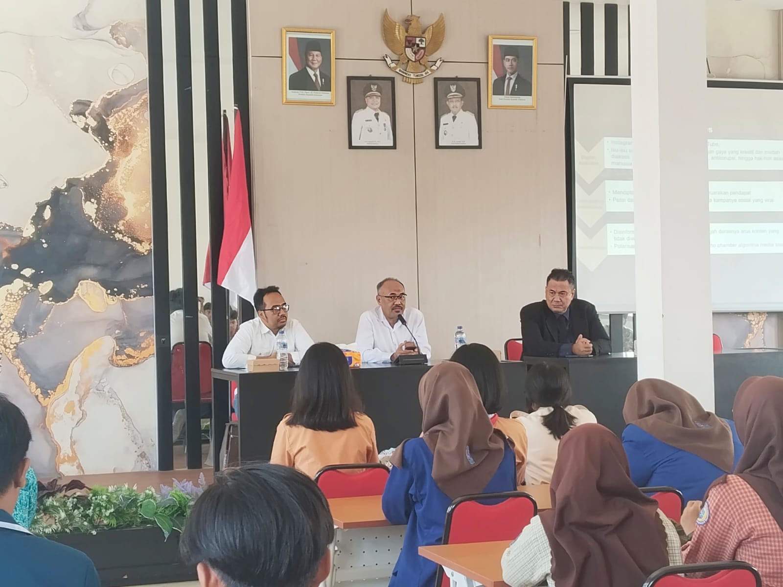 Bakesbangpol Surabaya Sosialisasi Pendidikan Politik bagi Pelajar SMA dan SMK