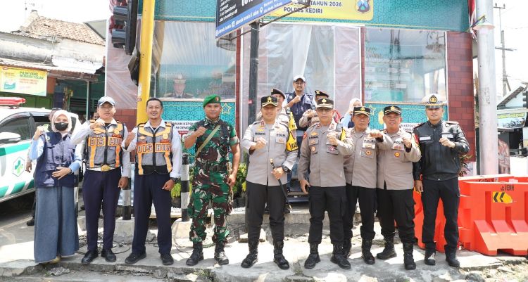 Kapolres Kediri Cek Pospam dan Posyan Ops Ketupat Semeru, Pastikan Jalur Mudik Siap