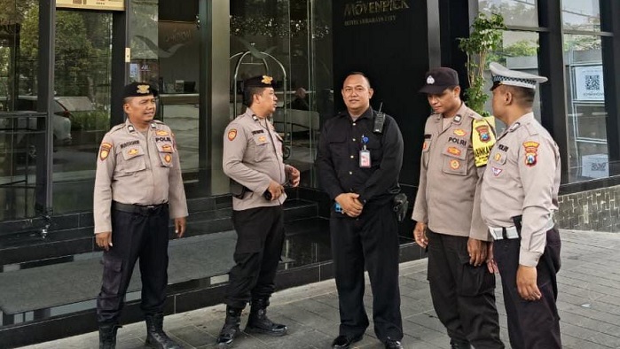 Polsek Wonocolo Amankan Area Penginapan Timnas Sepak Bola U-23