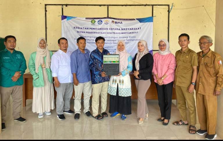 Tim PkM UNUGIRI Bojonegoro Dampingi Pembuatan Sistem Informasi Akuntansi dan Website BUMDes Gunung Jaya Mori