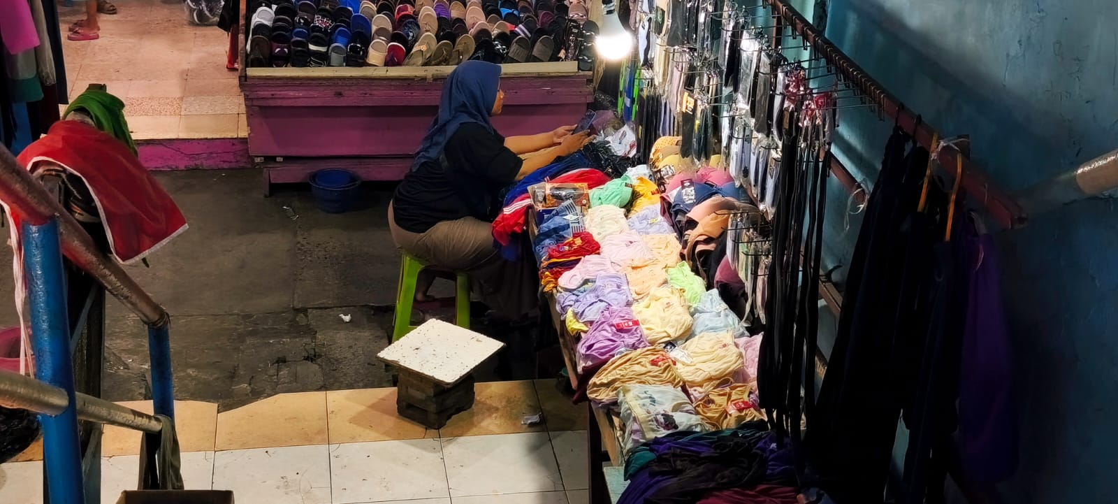 Sewa Lahan Tanpa Stan di Pasar Pucang Anom, Pedagang Bayar 300 Ribu