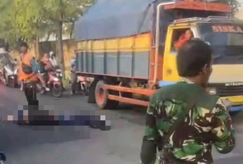 Dibonceng Ibu ke Sekolah, Siswi Meninggal Terserempet Truk Trailer di Driyorejo Gresik
