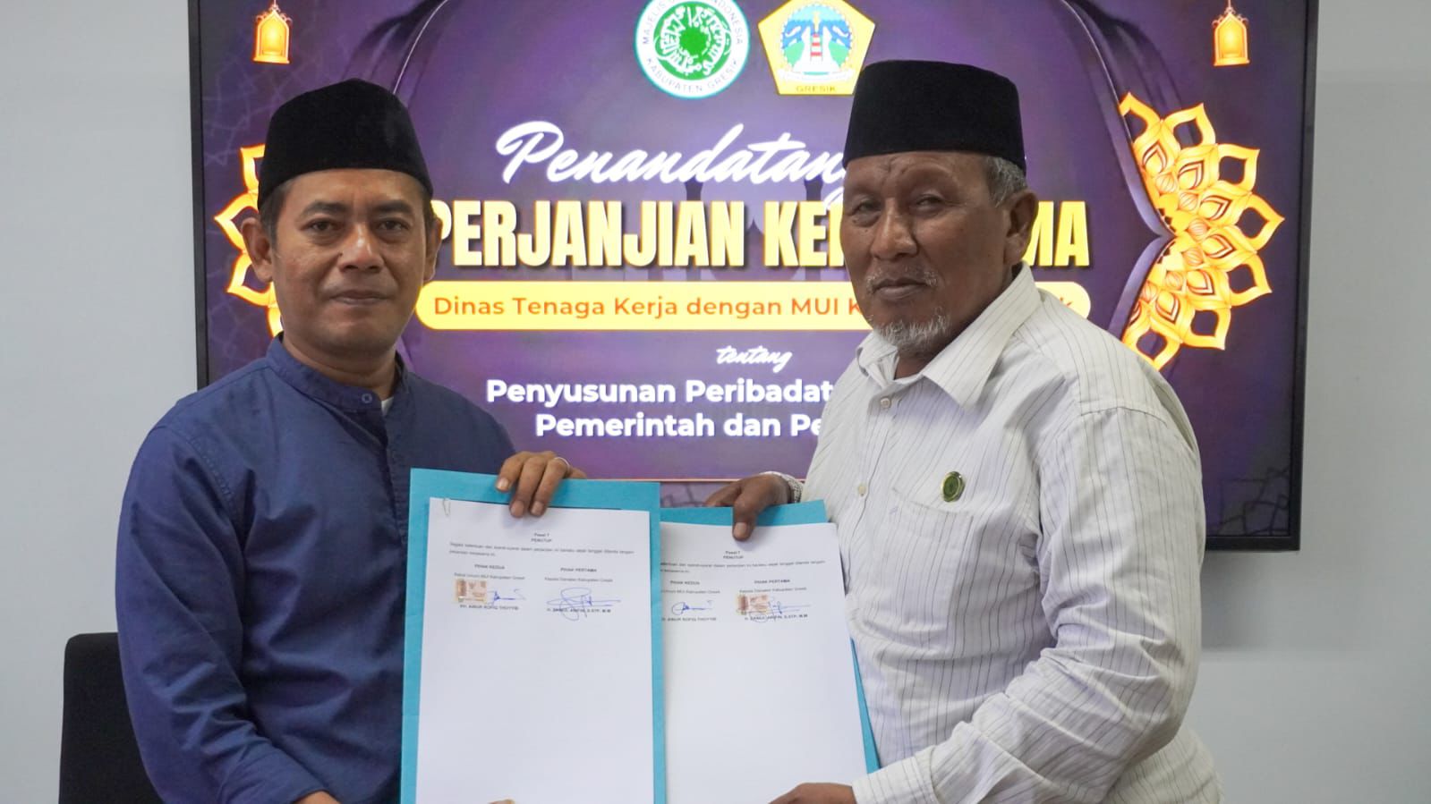 MUI dan Disnaker Gresik Teken MoU Jamin Hak Beribadah Pekerja di Kantor