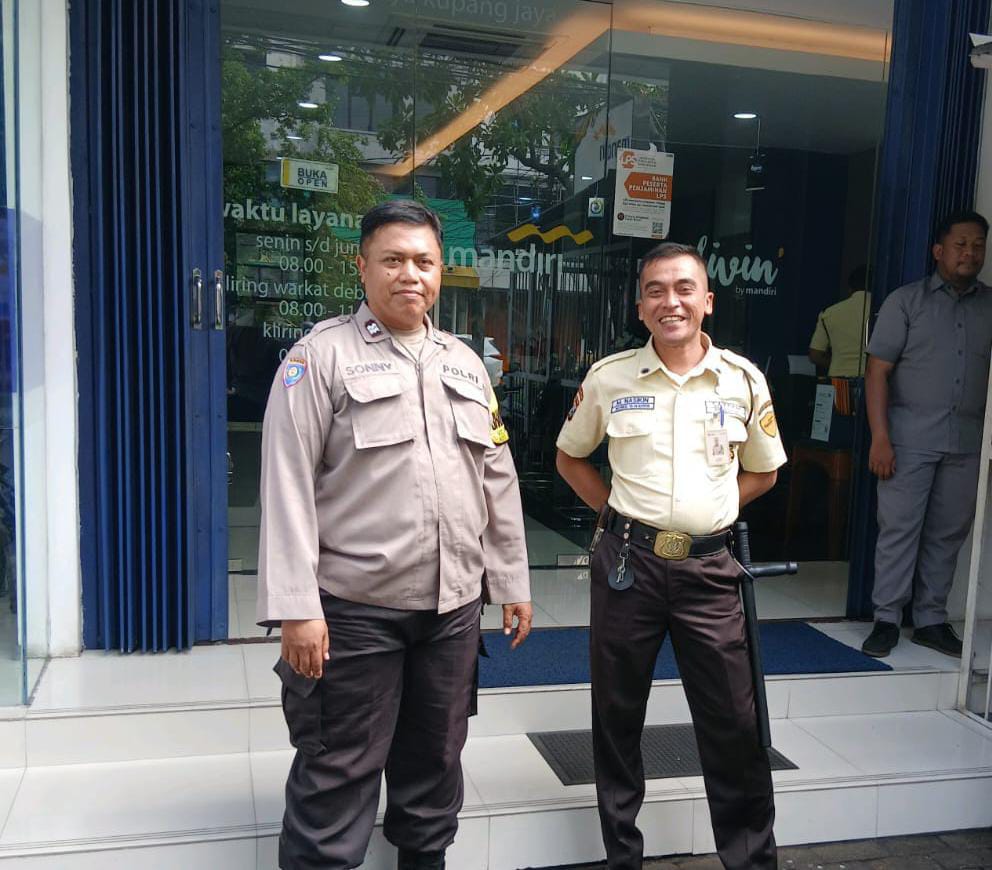 Patroli Dialogis Rutin Polsek Sukomanunggal Jaga Keamanan Wilayah