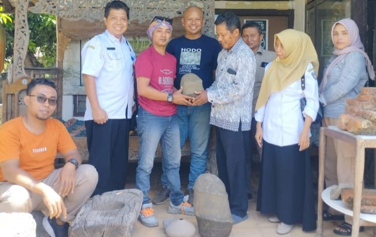 Juru Pelihara Cagar Budaya Situbondo Titipkan Dua Batu Phallus ke Museum Balumbung