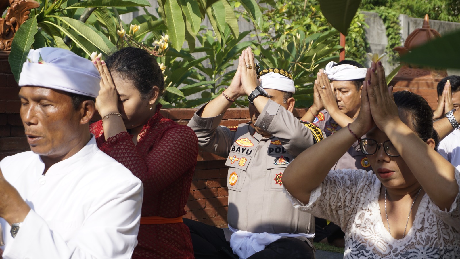 Wakapolresta Sidoarjo Ajak Umat Hindu Doakan Pilkada 2024 Aman dan Damai