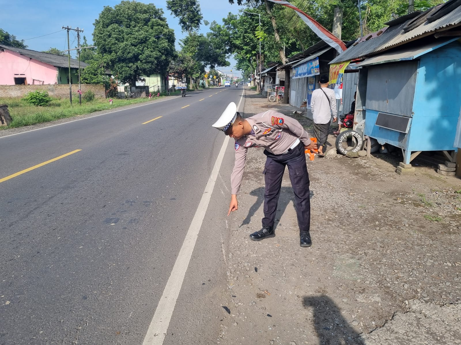 Pensiunan Pegawai Negeri Tewas Tertabrak Truk di Rambipuji Jember