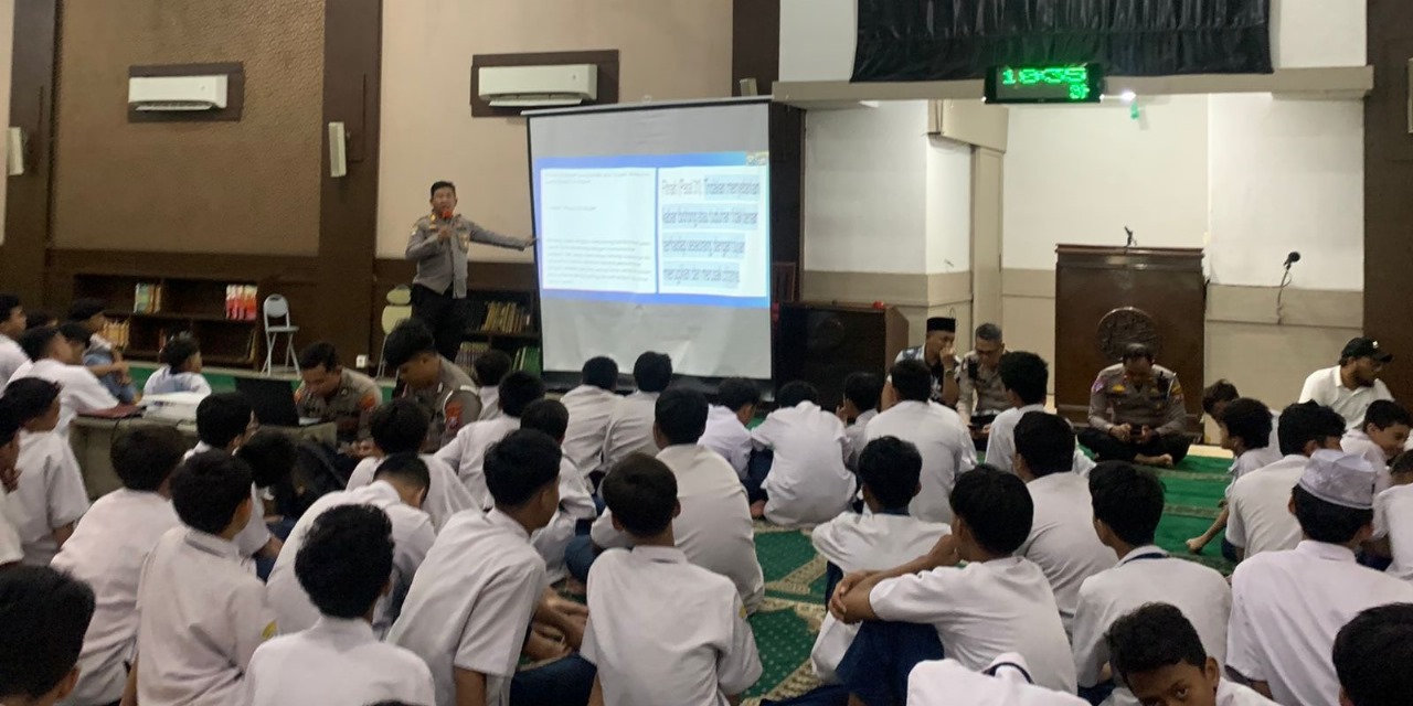 Polres Tanjung Perak Gelar Penyuluhan Kenakalan Remaja, Kamtibcarlantas dan Bahaya Lahgun Narkoba Kepada Ribua