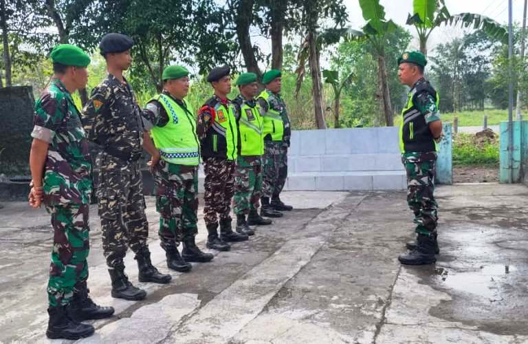 TNI dan Banser Kedungjajang Lumajang Gelar Patroli Bersama Jaga Kamtibmas