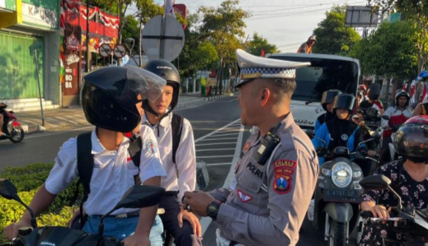 Satlantas Polres Bojonegoro Lakukan Aksi Simpatik Budaya Tertib Lalu Lintas Bersama Jasa Raharja