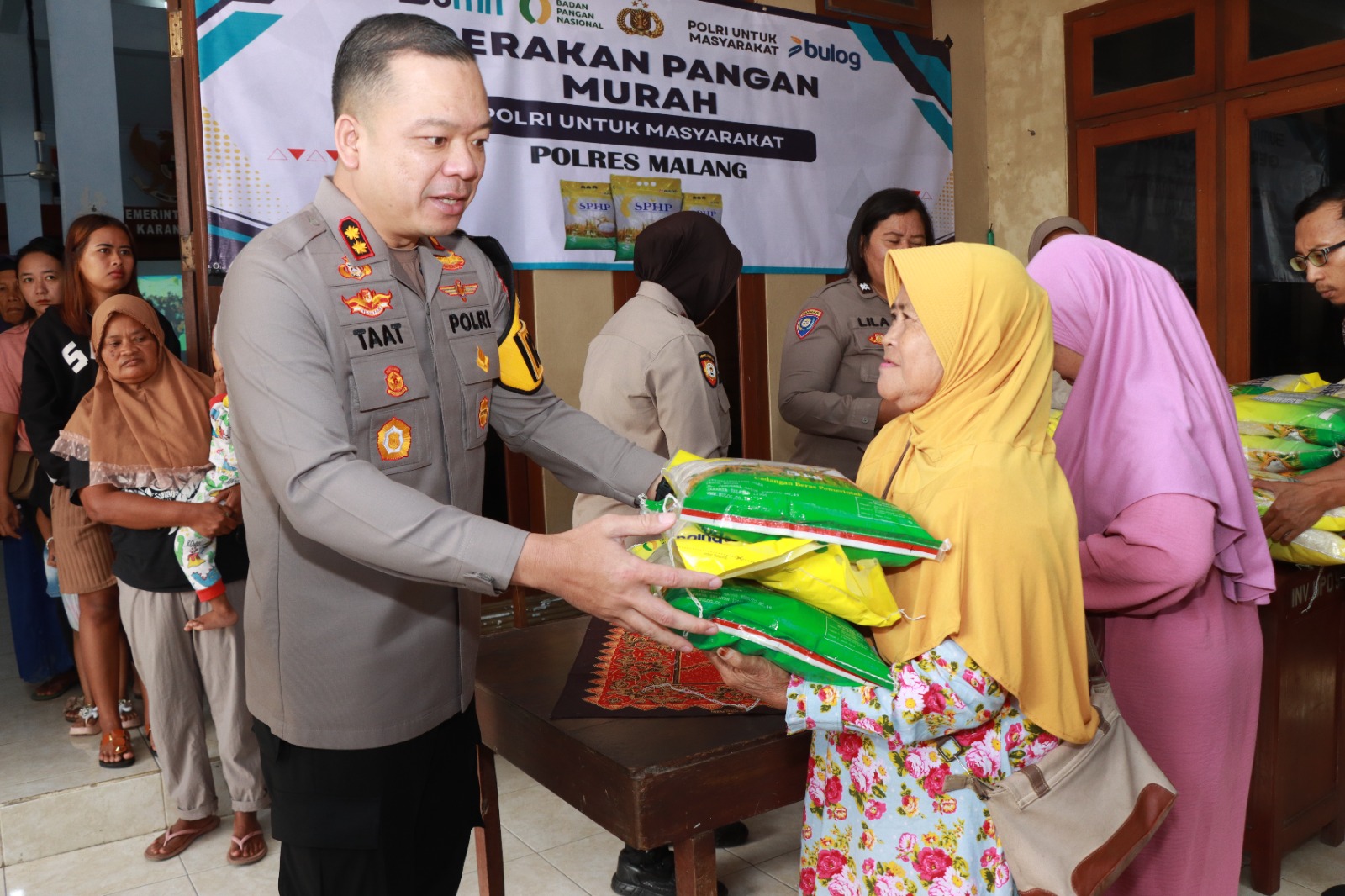 Polres Malang Guyur 1 Ton Beras Murah di Pakisaji, Upaya Tekan Harga Jelang Lebaran