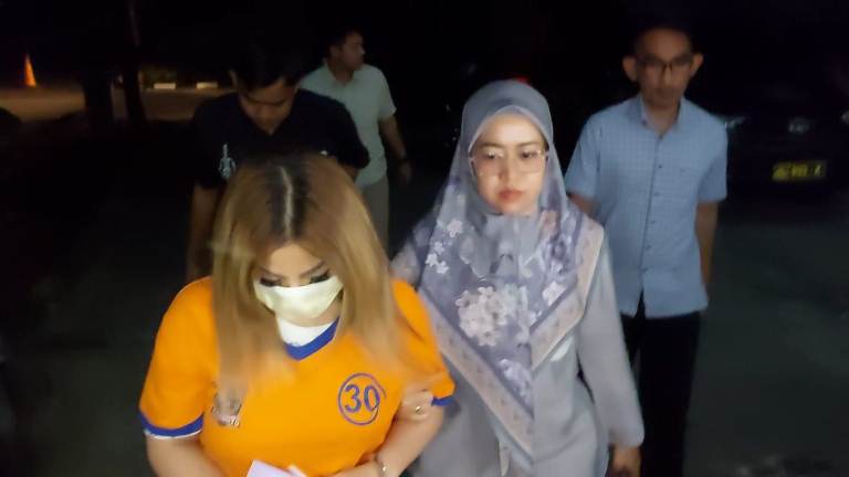 Sebagai Jaminan Selama Bekerja, Jan Hwa Diana Tahan Ratusan Ijazah Sejak 2019