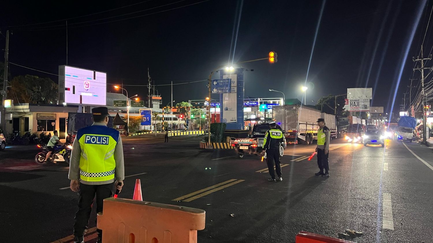 Antisipasi Lonjakan Kendaraan, Polresta Banyuwangi Kawal Ketat Jalur Menuju Ketapang