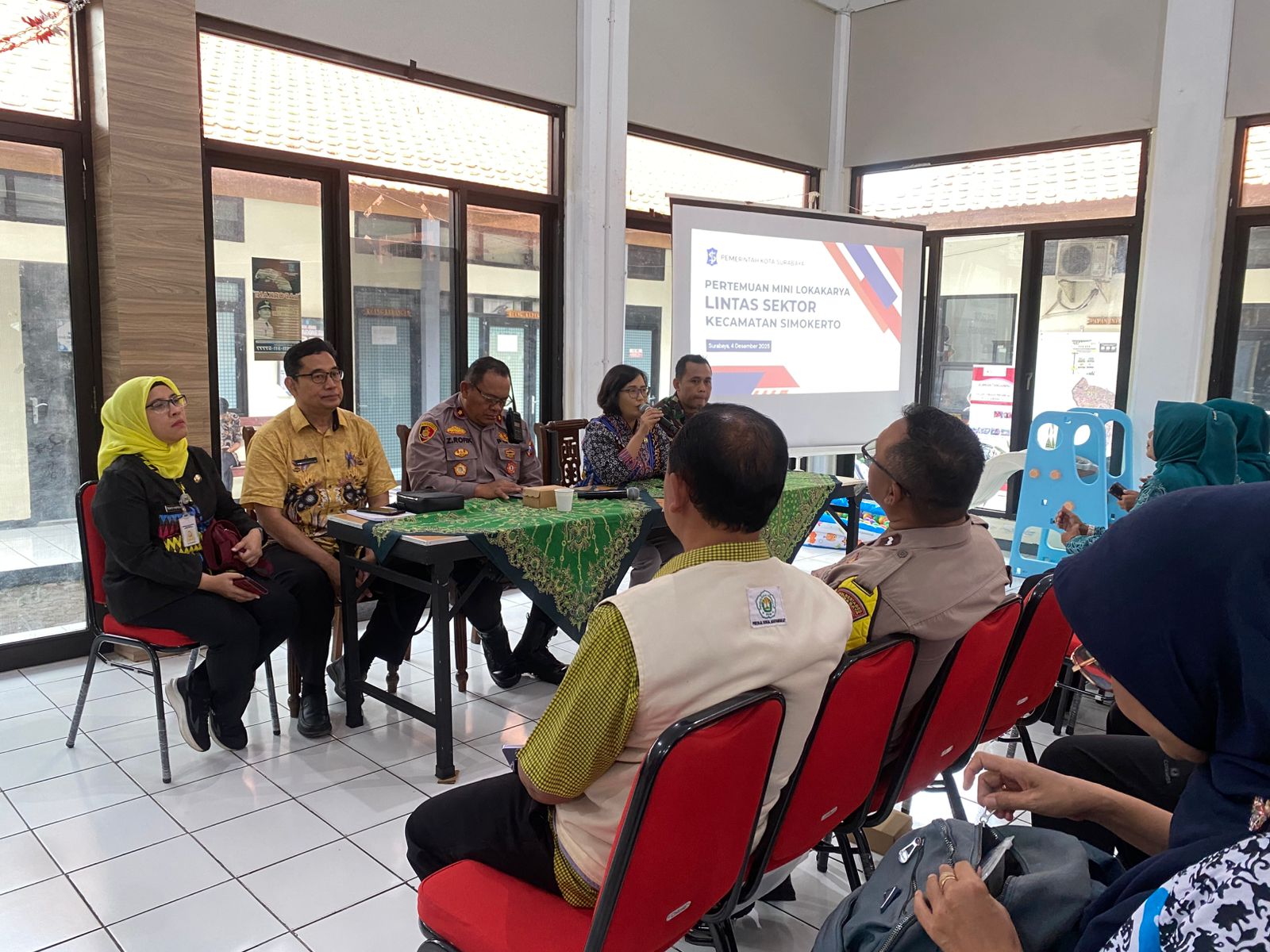 Polsek Simokerto Hadiri Rapat Lintas Sektoral Bahas Kesehatan dan Kamtibmas