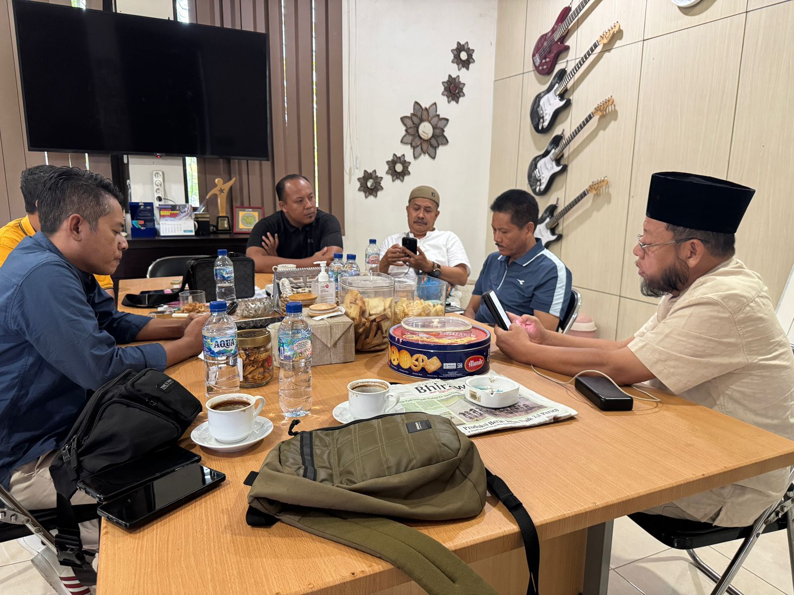 Jelang May Day, Ribuan Buruh Gresik Bersiap Banjiri Stadion Gejos