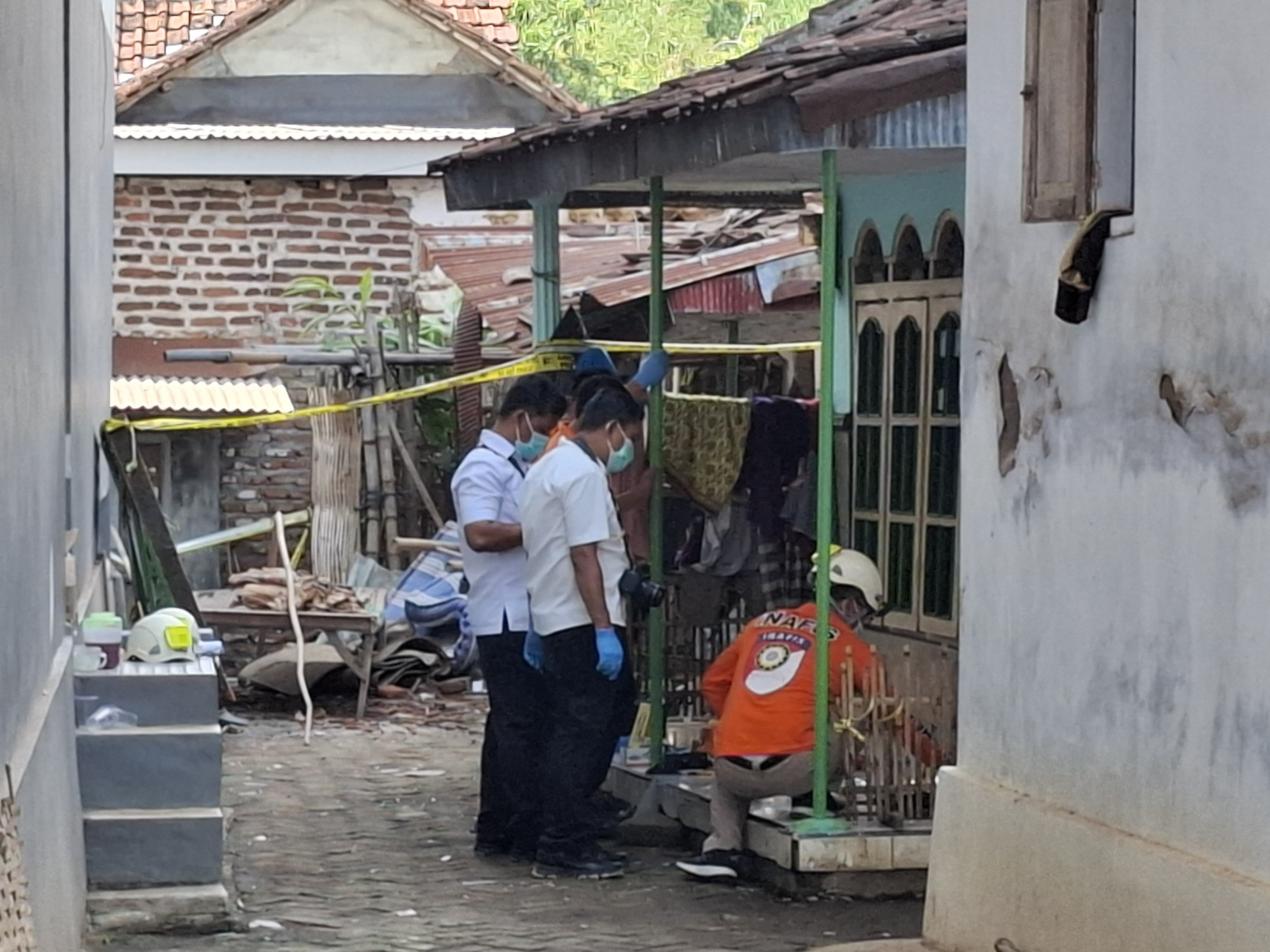 Bondet Meledak di Pasrepan Hancurkan Rumah, Satu Warga Terluka Parah