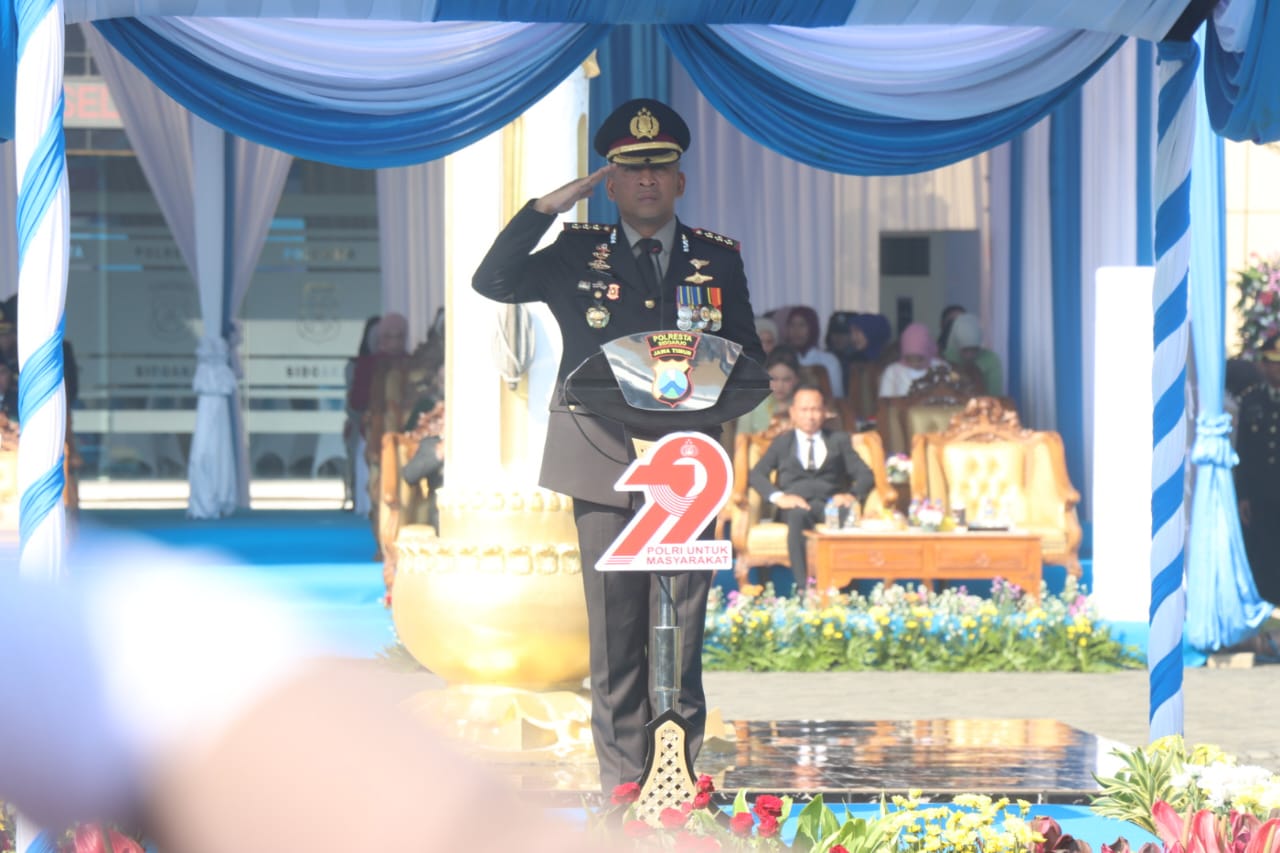 Pimpin Upacara Hari Bhayangkara Ke-79 Tahun, Kapolresta Sidoarjo Tegaskan Komitmen Jaga Kamtibmas