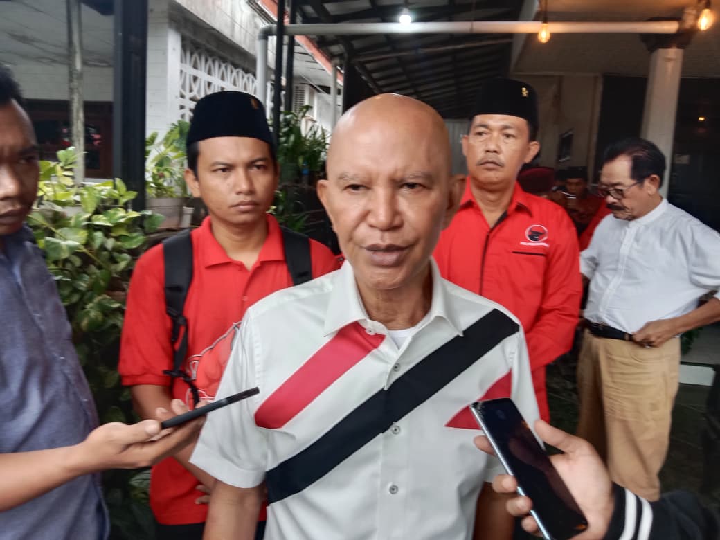 Reses di Sumenep Said Abdullah Salurkan Bantuan untuk UMKM dan Pengurus Musala