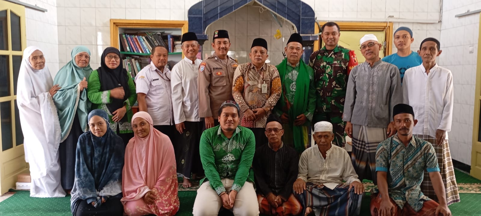 Polsek Gayungan Gelar Dhurling di Masjid Bhaitul Salam, Ajak Warga Tingkatkan Kewaspadaan