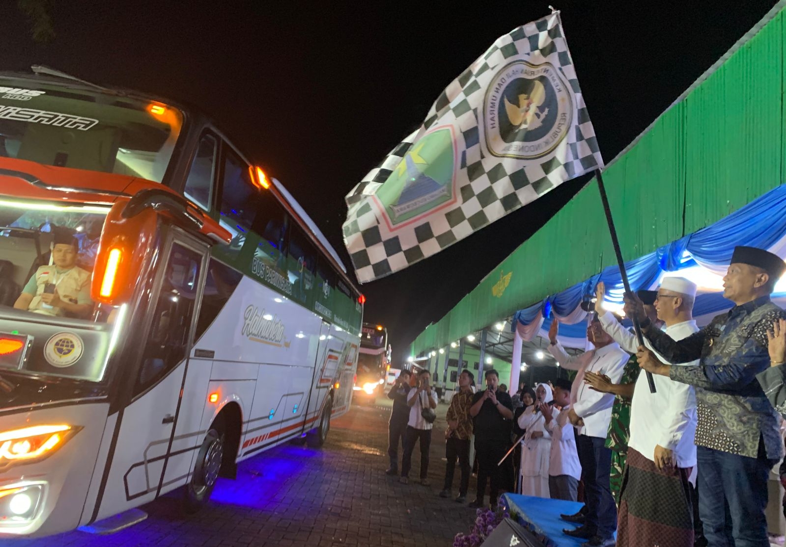 Wali Kota Wahyu Hidayat Lepas Keberangkatan 7 Kloter Jamaah Haji Kota Malang