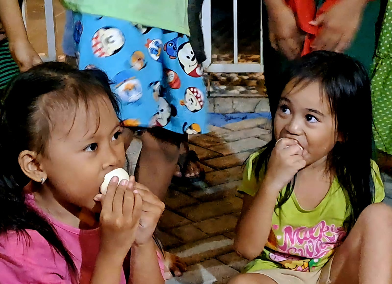 Kreatif, Warga Perumahan De Naila Village Gresik Gelar Lomba Makan Telur dan Susu Cegah Stunting