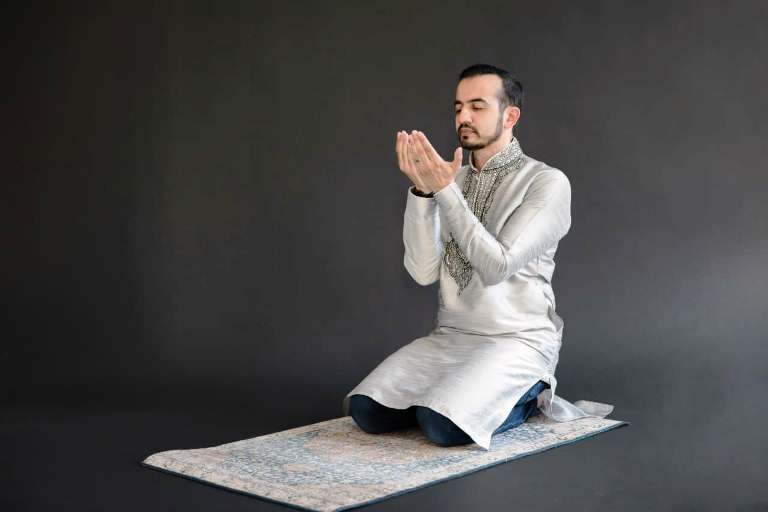 20 Kumpulan Doa di Malam Lailatul Qadr untuk Kebaikan Dunia dan Akhirat