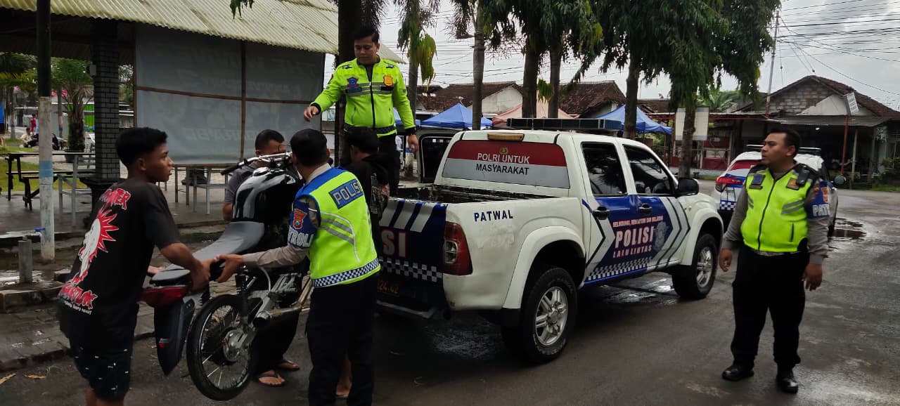 Berantas Balap Liar, Satlantas Polres Jember Amankan 110 Motor Berknalpot Brong