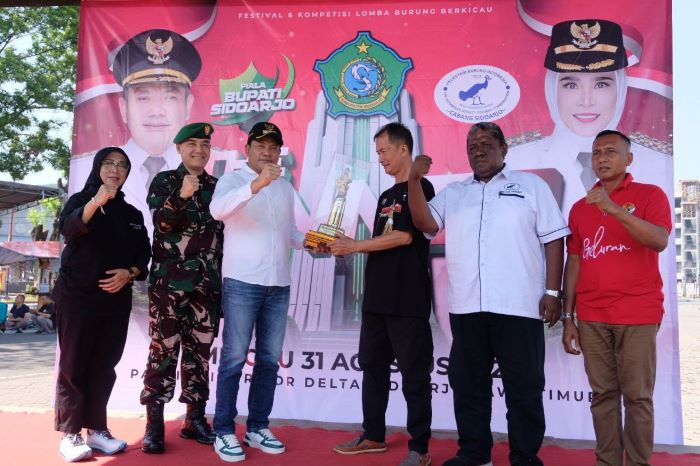 Ribuan Kicau Mania Berebut Piala Bupati Sidoarjo