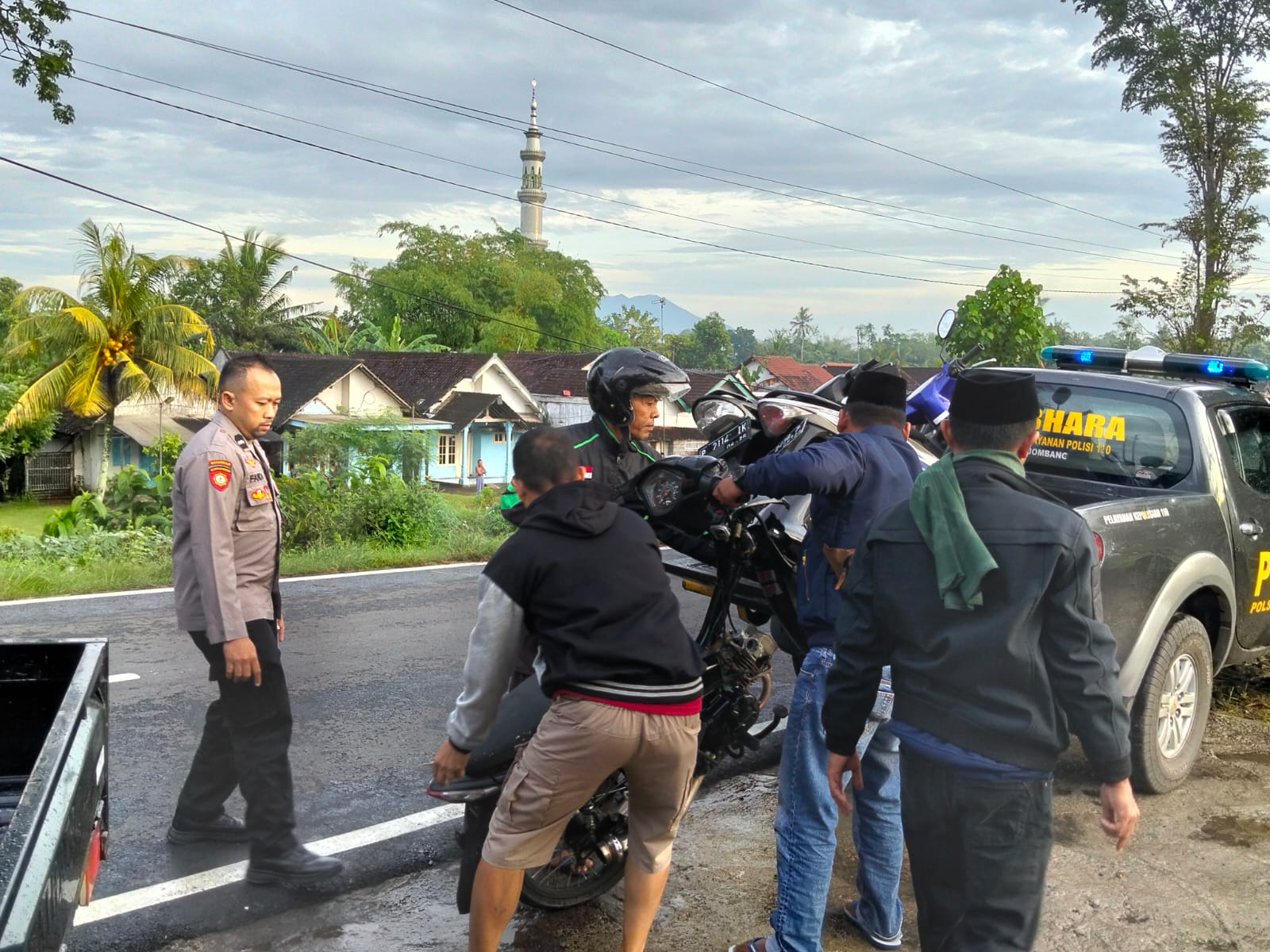 Pondok Jeruk Memanas! Polsek Jombang Bubarkan Balap Liar, Akses Jalan Sempat Lumpuh Total