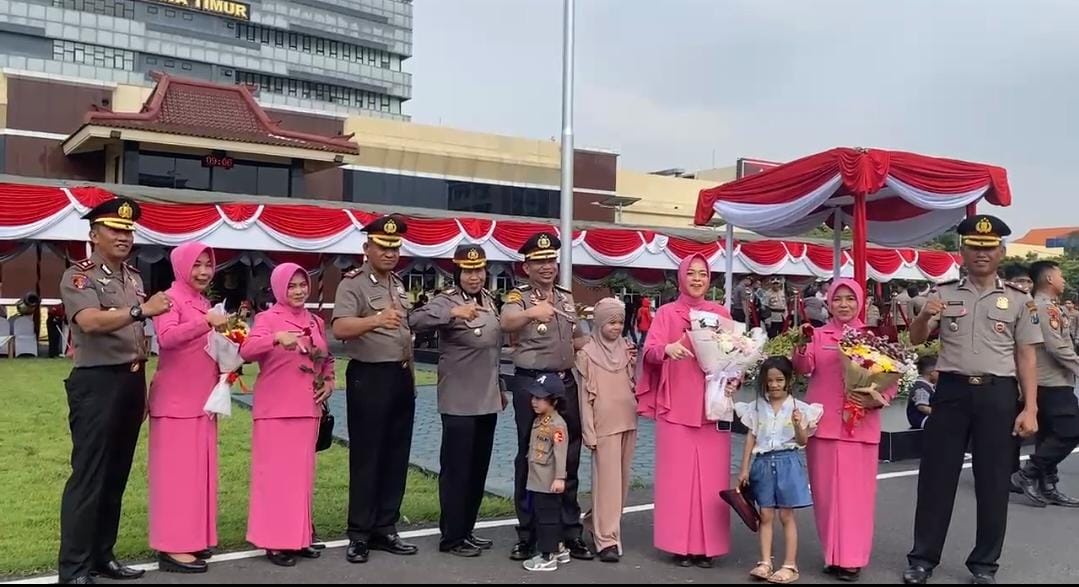 Upacara Kenaikan Pangkat di Mapolda Jatim, Kapolsek Rungkut Resmi Sandang Pangkat Kompol
